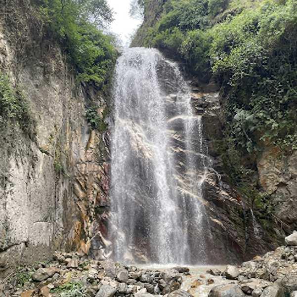 Rupi Raila Waterfall