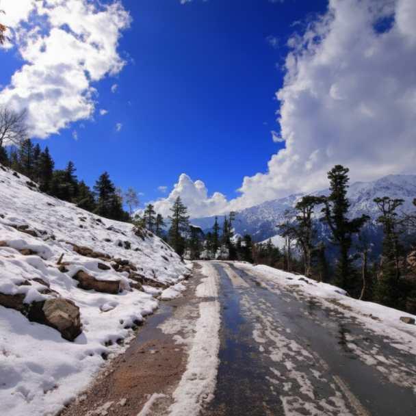 Road conditions between Gulaba and Marhi on the Rohtang route