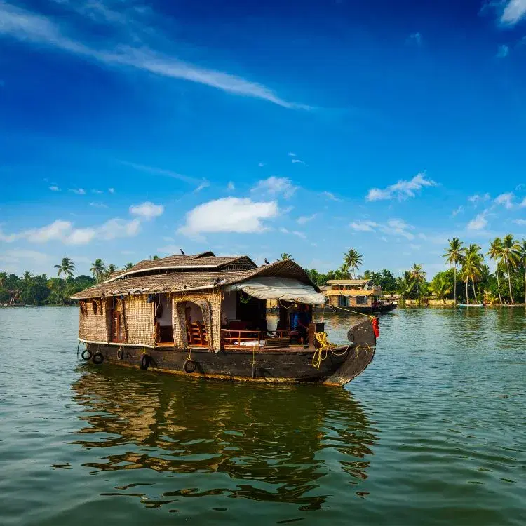 Experience a Houseboat Stay