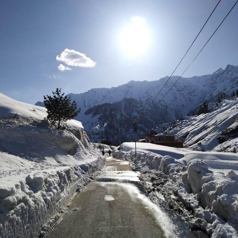 Scenic mountain road passing through Gulaba towards Rohtang Pass