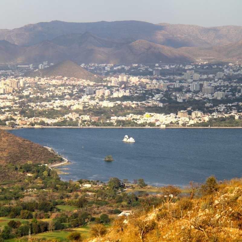 Scenic boat ride on Fateh Sagar Lake Udaipur.jpg