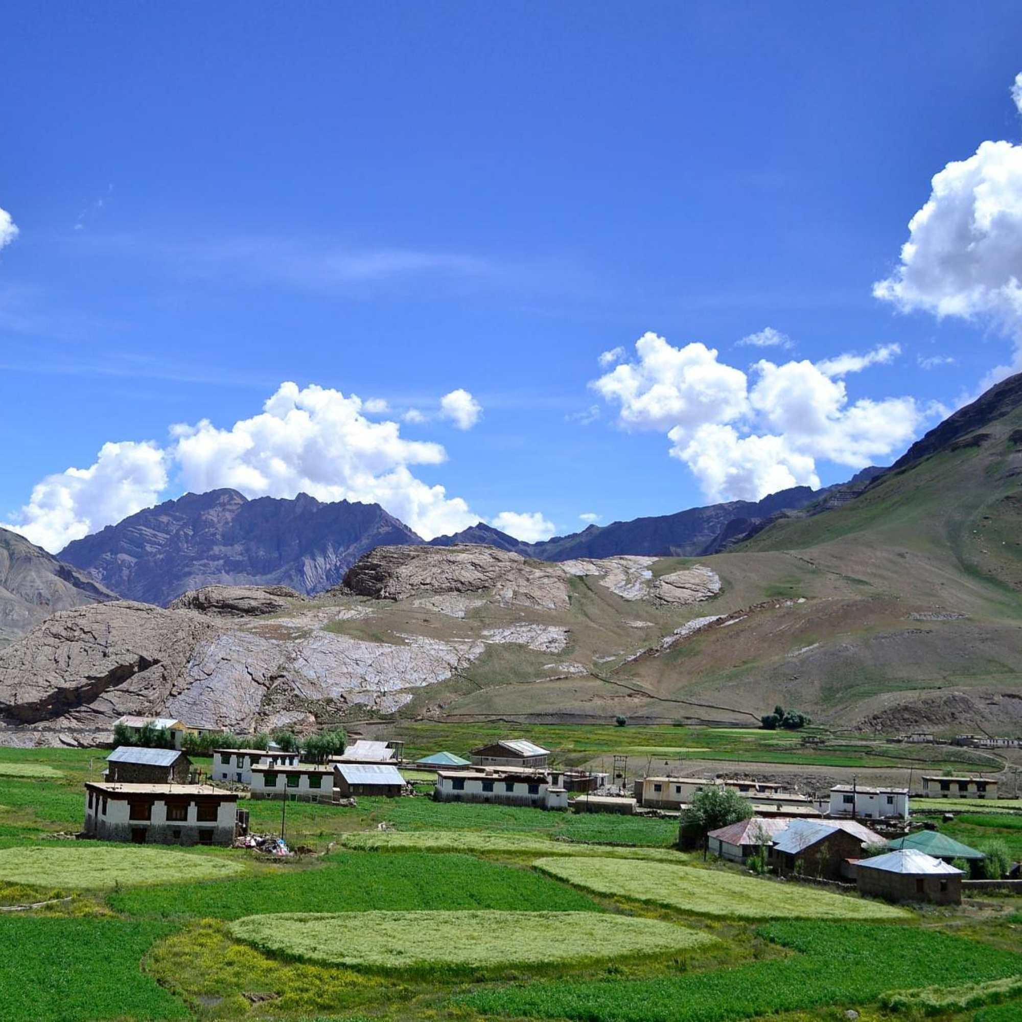 Stunning view of Pin Valley National Park in the cold desert region.jpg
