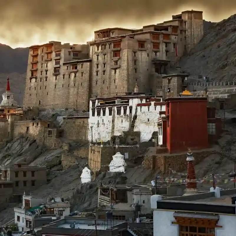 Spend a Slow Evening in Leh Bazaar and Changspa