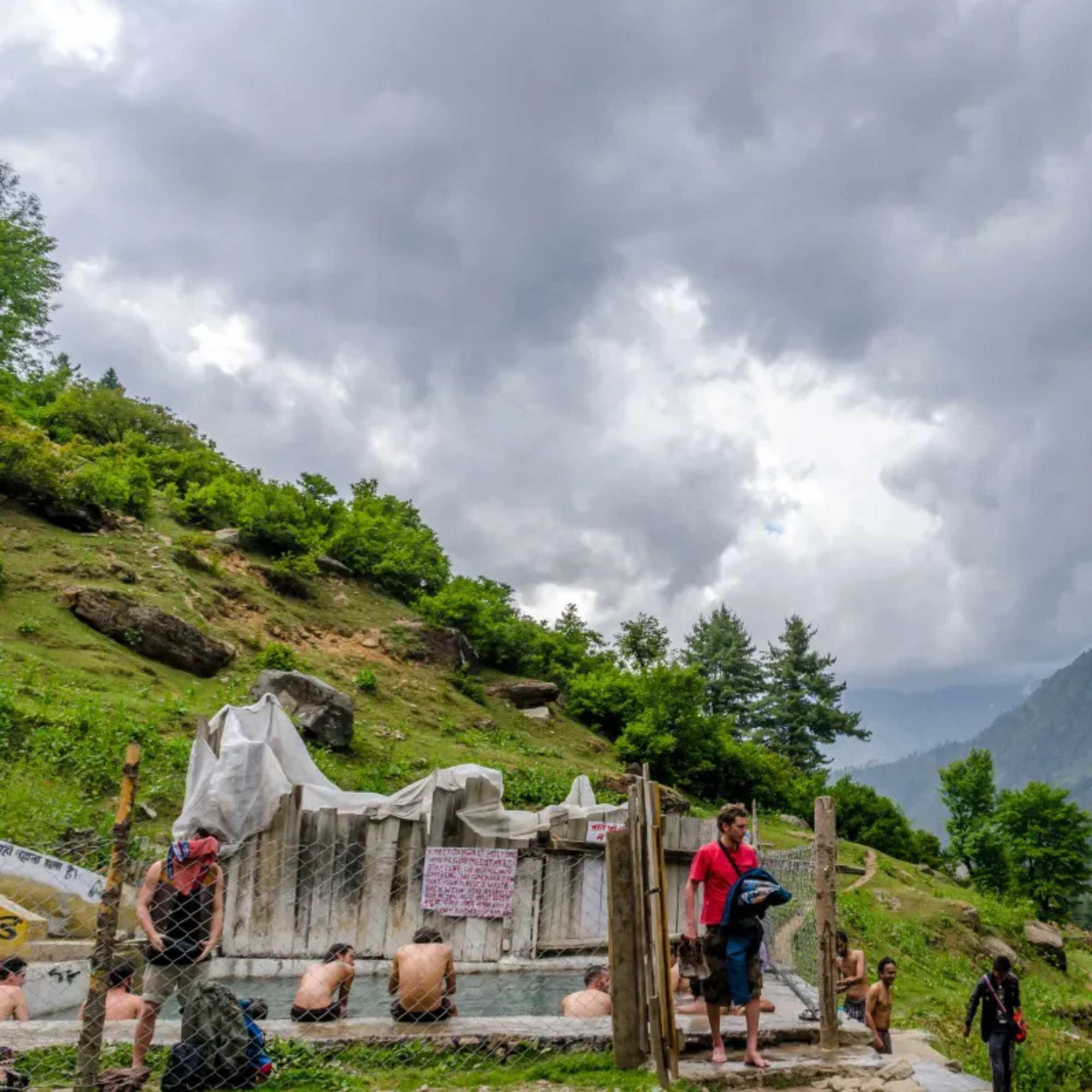 Panoramic views of Parvati Valley from Kheerganga attract travelers from across India.jpg
