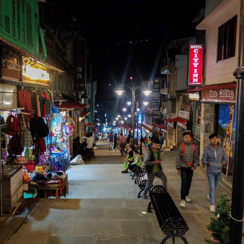 raditional Rajasthani shops at Bada Bazaar Udaipur.jpg