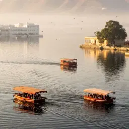 lakeside-udaipur-tour-with-lake-facing-stay-and-boat-ride-3d2n