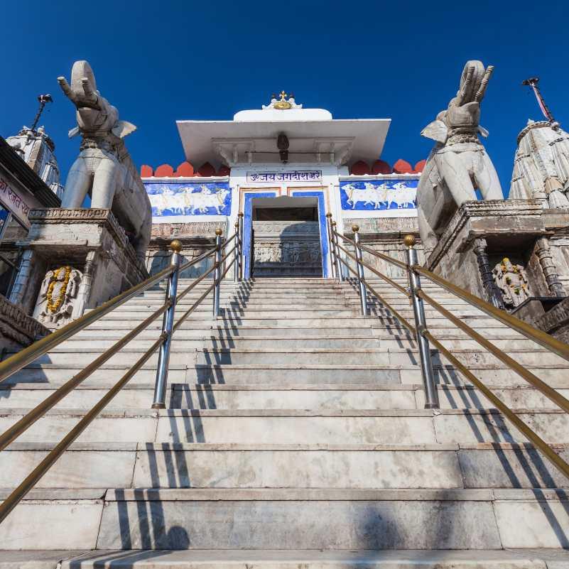 Main shrine inside Jagdish Temple Udaipur.jpg