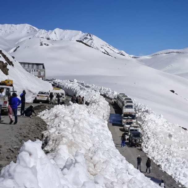 Rohtang Pass trip cost