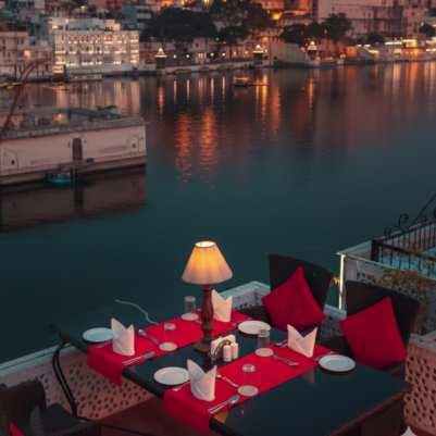 Enjoy a Lakeside Cafe Evening