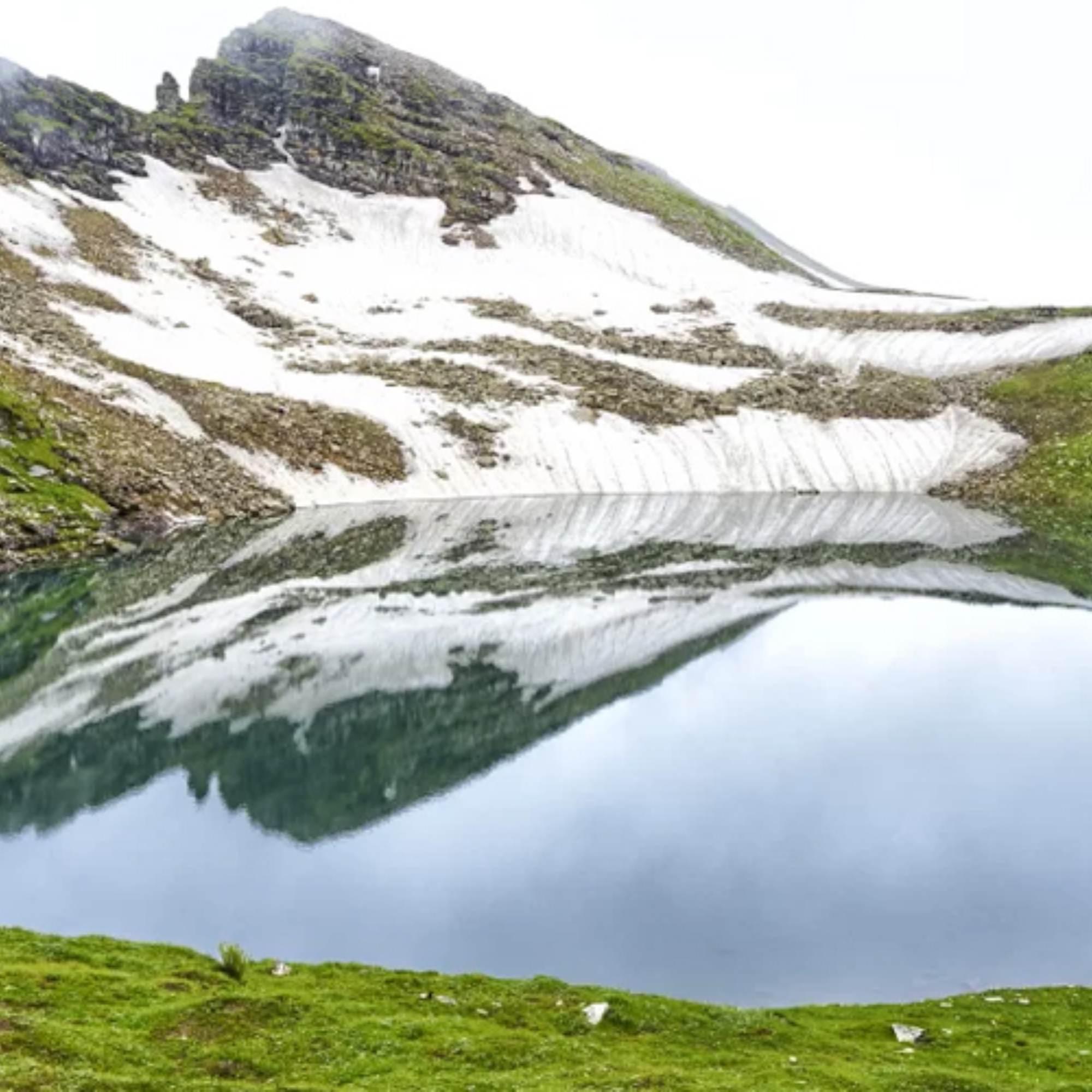 Bhrigu Lake Trek trail with mountain views in Manali Himachal Pradesh