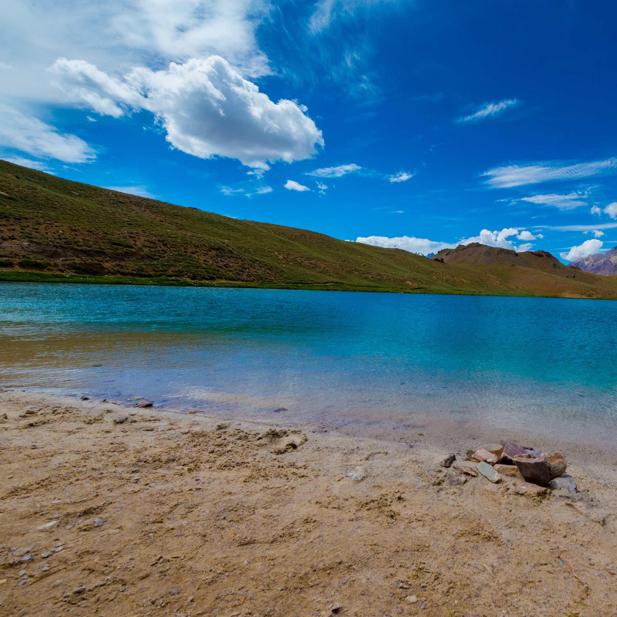 Watch the Lake Change Colour Through the Day