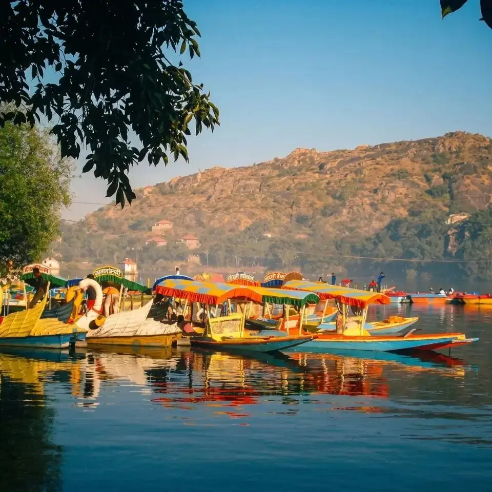 Udaipur Mount Abu Tour With Nakki Lake and Dilwara Temples