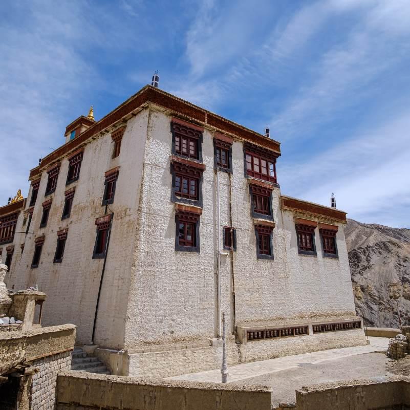 Do Easy Sightseeing in Sham Valley