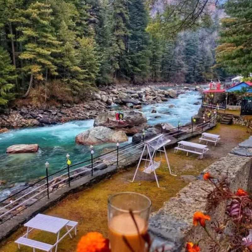 best cafes in Kasol